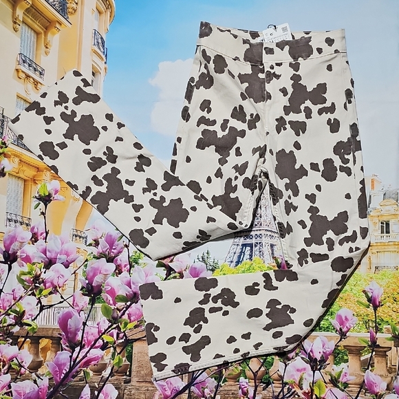 Zara Cow Print High-Waisted Raw Hem Jeans Size 2 New - Picture 2 of 5